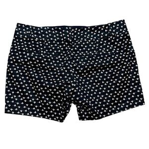 Ann Taylor Nautical Sailboat City Shorts women’s size 6 VGUC navy blue/white